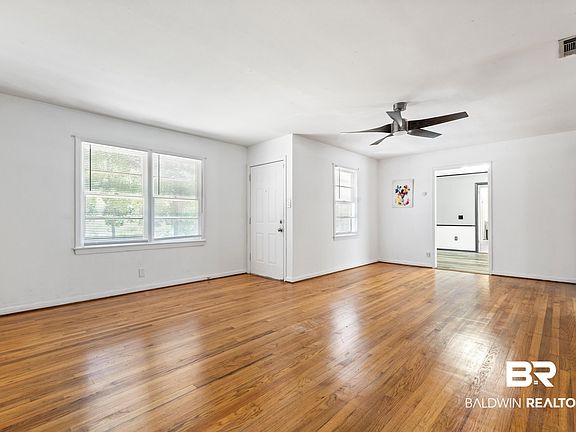 2nd image of 4014 Moffett Ct