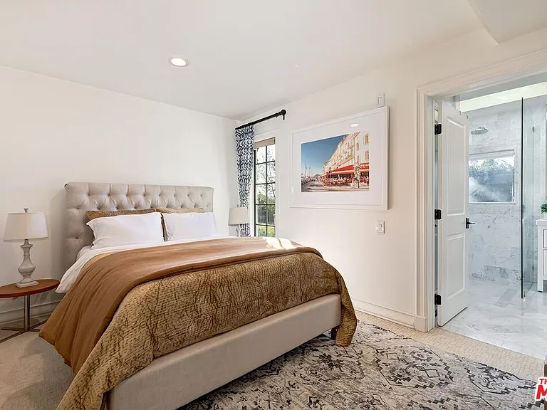 1075 Wallace Rdg — Photo 34