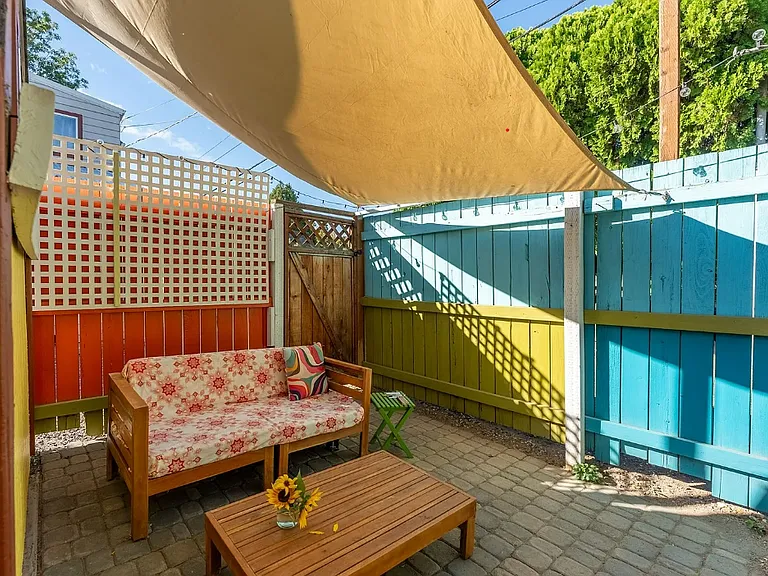 130 N Franklin Ave #B — Photo 4