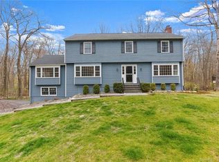 41 Fieldcrest Dr, Ridgefield, CT 06877