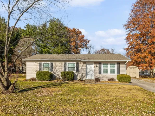 425 Meadow Dr, Troy, IL 62294