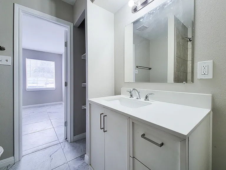 COURTYARD PARK APARTMENTS — Photo 19
