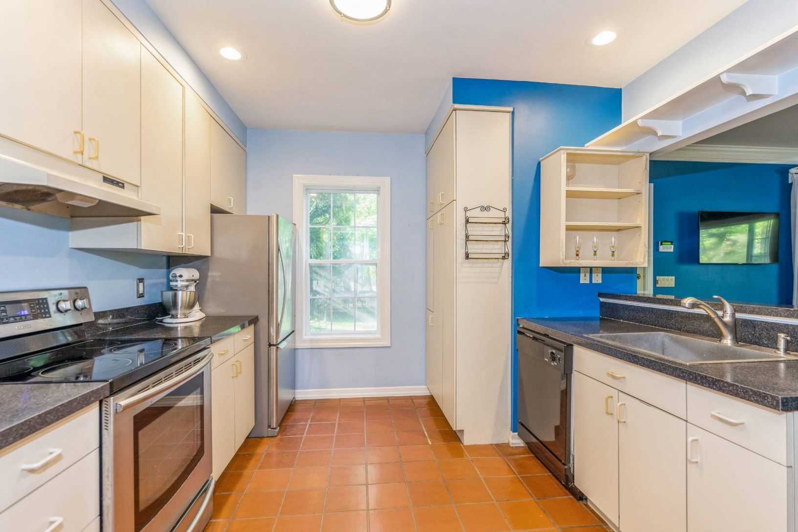  Apt. Kitchen with Stainless Steel Appliances 
