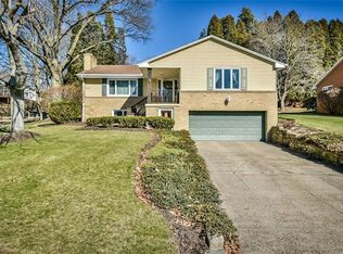 318 Highland Pines Dr, Pittsburgh, PA 15237