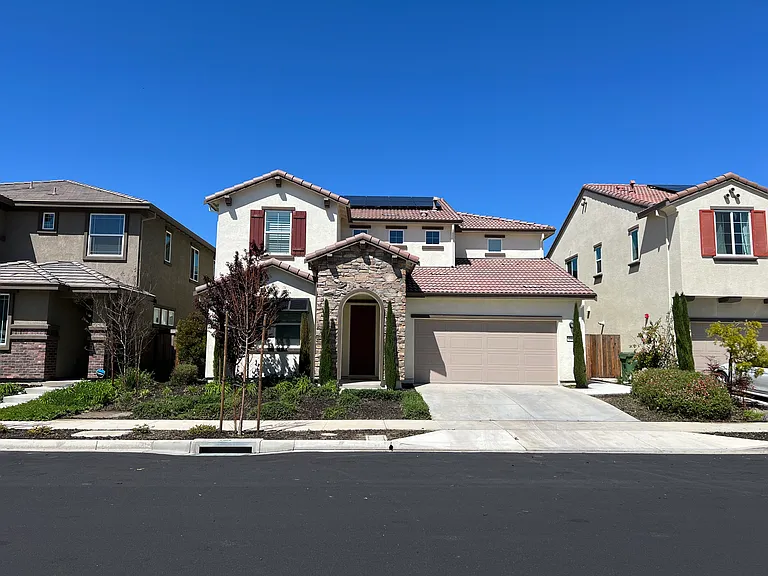217 Brush Creek Dr — Photo 3