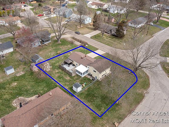 2nd image of 10040 Mozart St