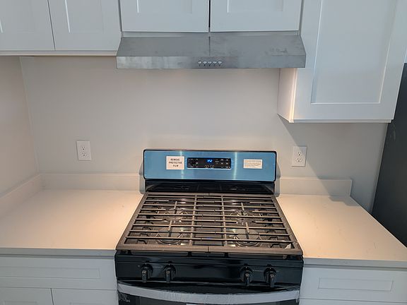 5th image of 187 Lenox Ave #187
