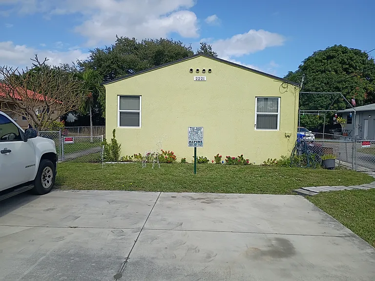 2221 Johnson St #N — Photo 9