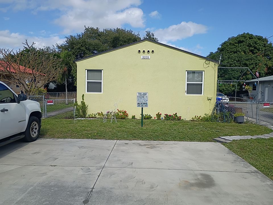 1st image of 2221 Johnson St