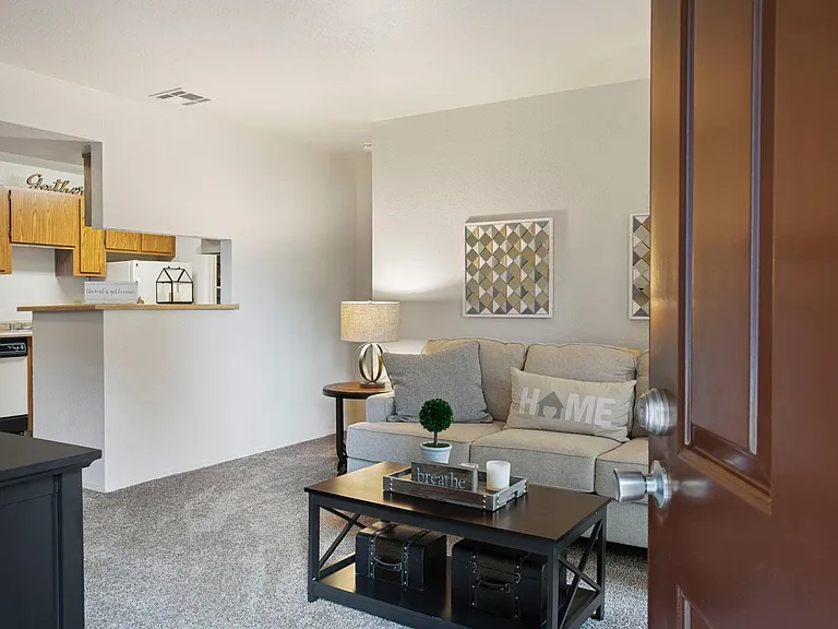 2 Bedroom 2 Bath Downstairs (Classic)