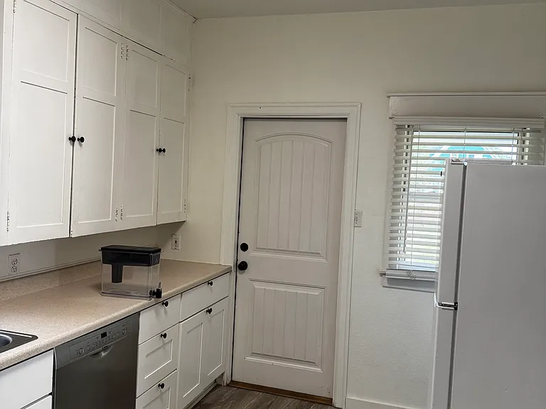 409 E Baldwin Ave — Photo 1