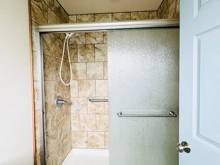 1510 E Harris Ave — Photo 20