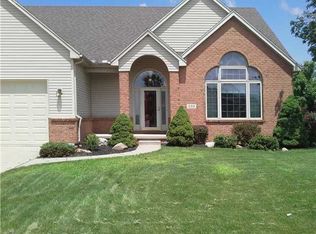 580 Bridgewater Dr, Oregon, OH 43616