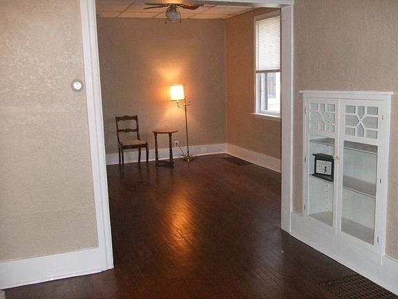 living to dinning room