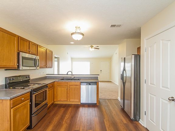3rd image of 1196 Catawba Way
