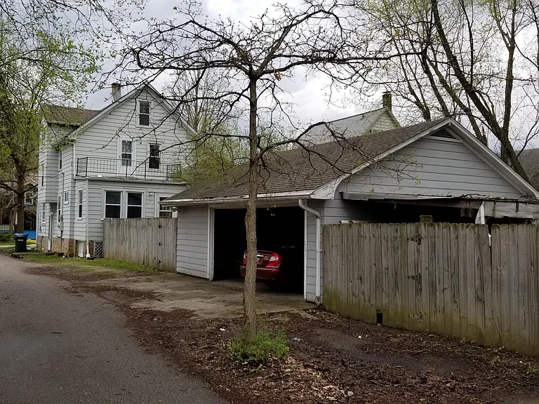 20 4th Ave — Photo 9