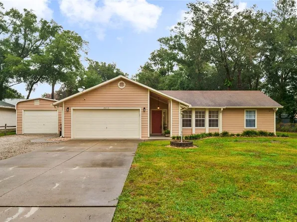 25715 Timuquana Dr, Mount Plymouth, FL 32776