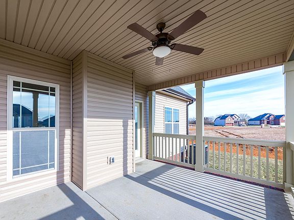 4th image of 120 Wellington Flds