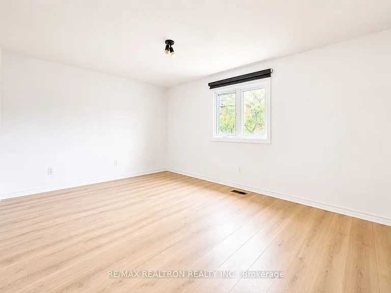 10 Pinewood Dr — Photo 43