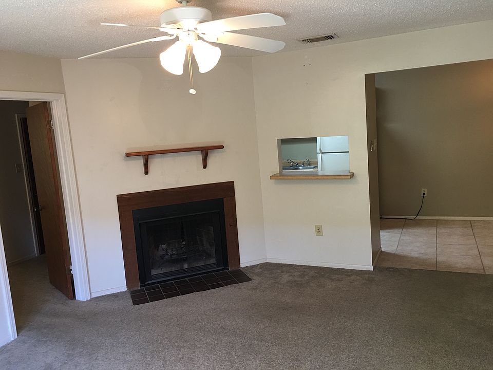 2nd image of 834 Hammond Manor Dr APT D