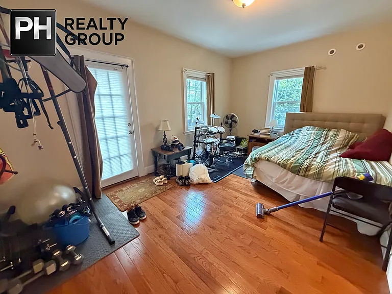 39 Highland Ave #R — Photo 10