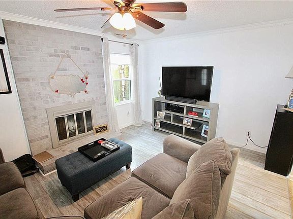 2nd image of 922 Wildwood Square Ct