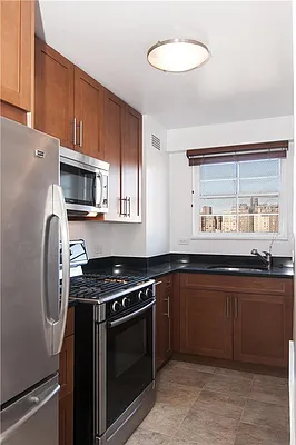 Rented by Platinvm Property Group New York | media 10