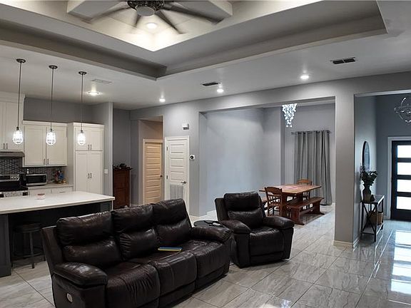 4th image of 24096 Brownstone Cir W