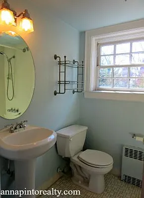 Sold by Anna Pinto Realty | media 7