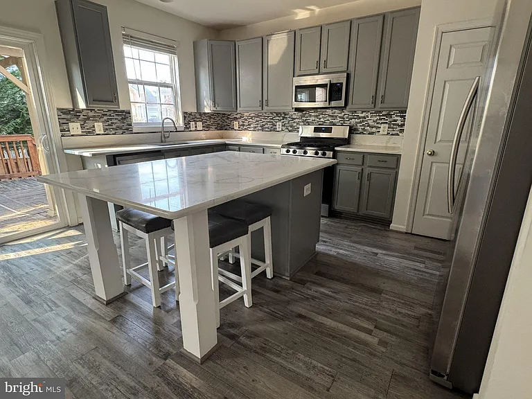 336 Baish Dr SE — Photo 3