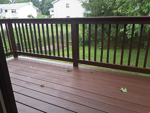 4th image of 40 Carol Ct