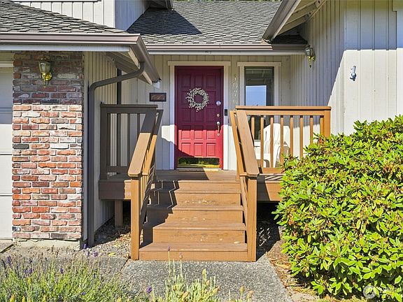2nd image of 10704 44th Avenue SE
