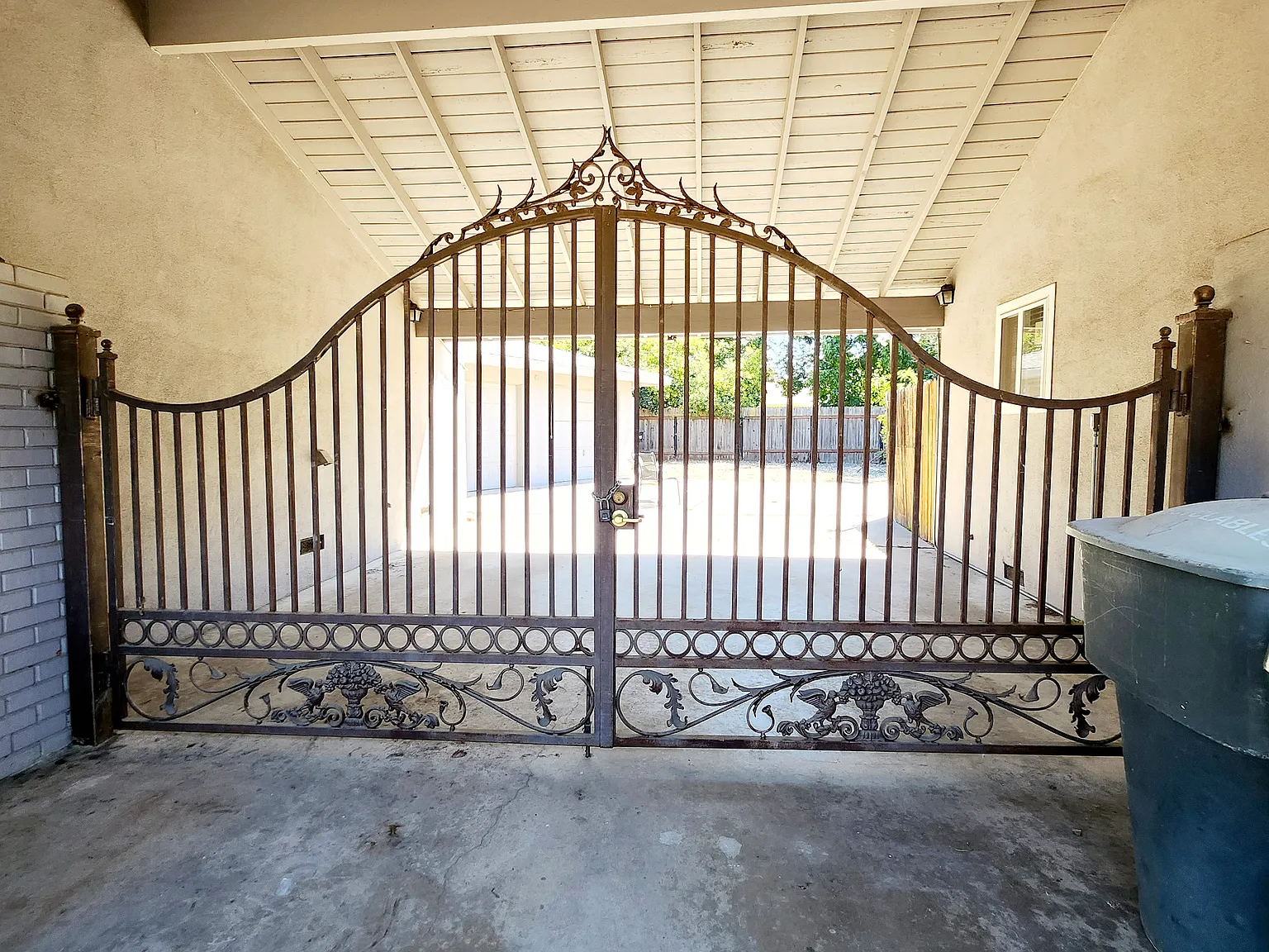 4522 Arden Way — Photo 3