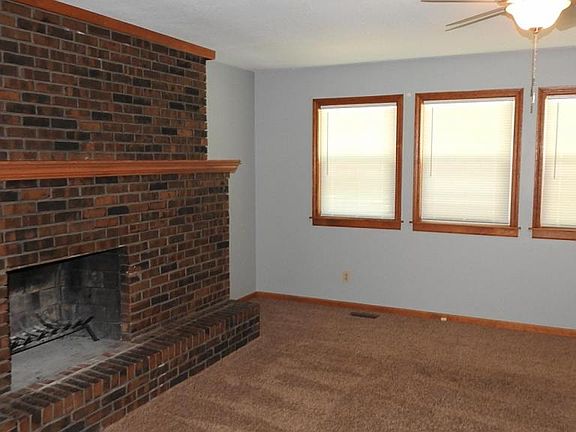 5th image of 1815 Glenn Hendren Dr
