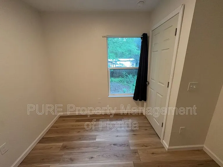 11330 NE 66th Ln — Photo 43