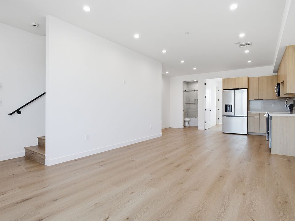 1st image of 16104 Leadwell St