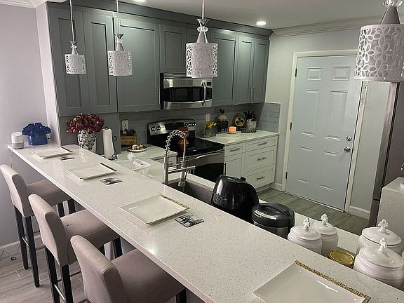 2nd image of 3360 Spanish Moss Ter APT 213