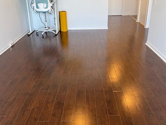 4th image of 21 Overlea Blvd #1107