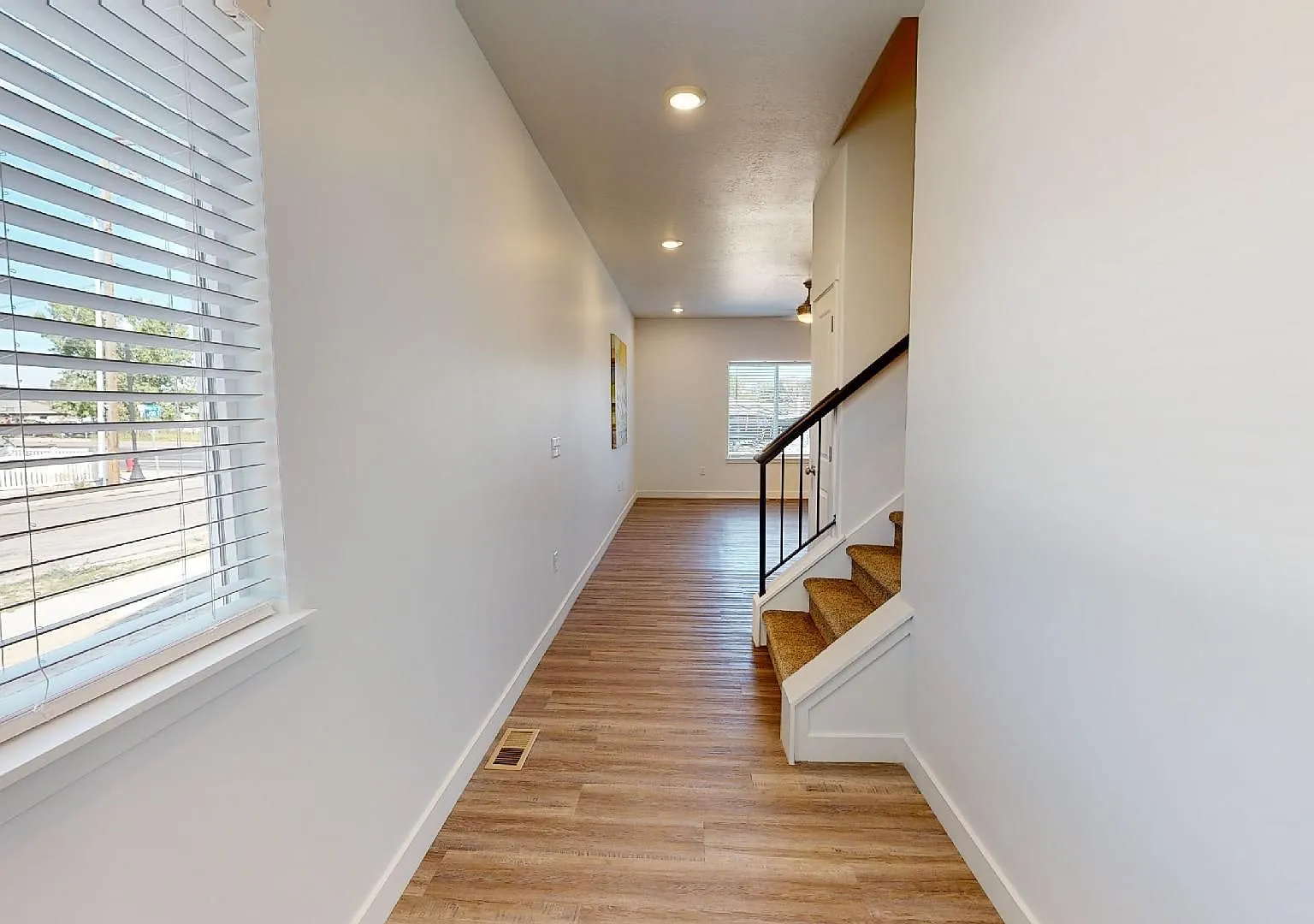 Beautiful 4-Bed Townhome For Rent — Photo 2