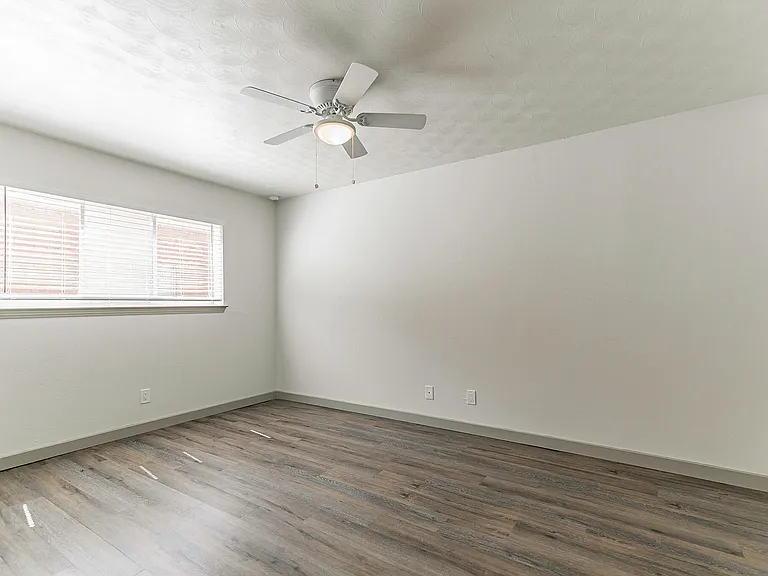 Colony House — Photo 25