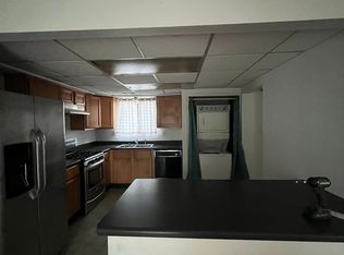 6048 Delaware Dr, Merrillville, IN 46410