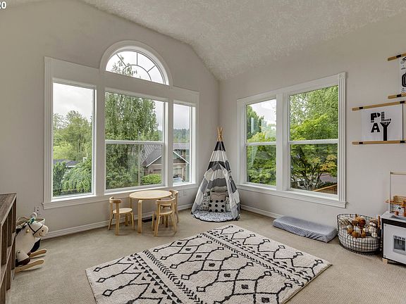 2nd image of 2035 Leslies Way