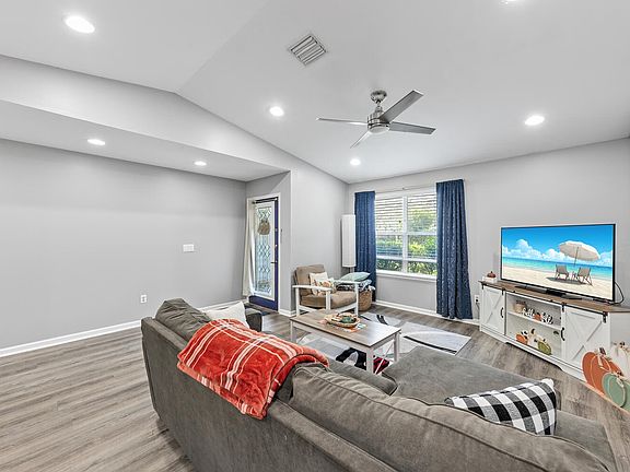 4th image of 10889 Saddle Horn Dr