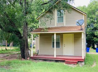 330 1/2 W 1st St, Junction City, KS 66441