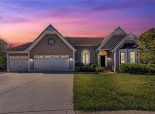 420 SW Waterfall Ct, Lees Summit, MO 64081