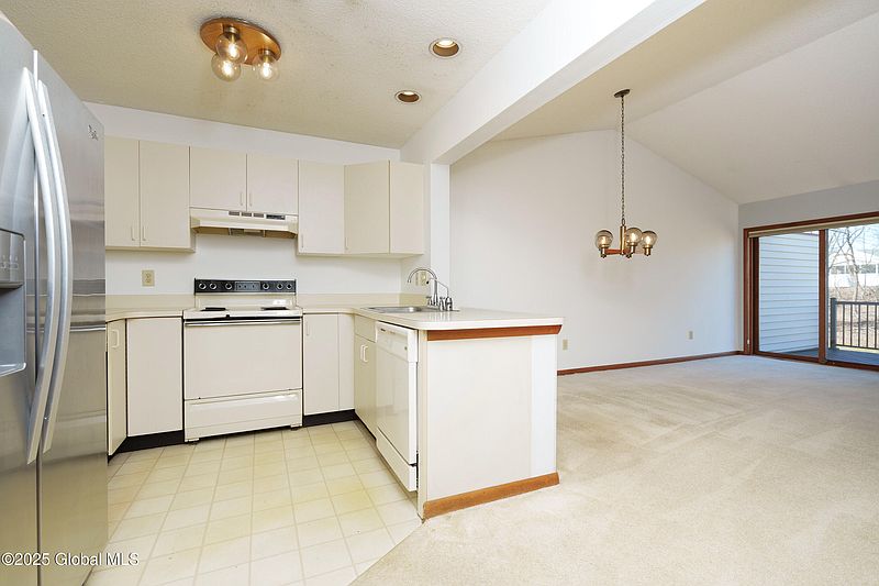 3rd image of 68 Surrey Hill Drive