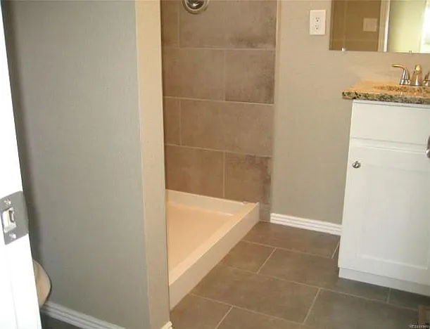 2108 S Franklin St — Photo 13
