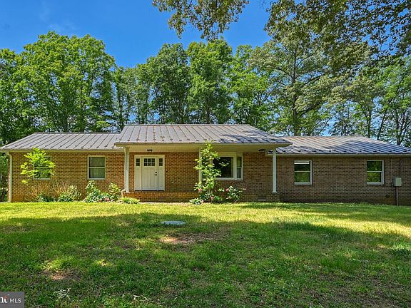 2nd image of 321 Willow Oak Ln