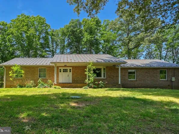 321 Willow Oak Ln, Bumpass, VA 23024
