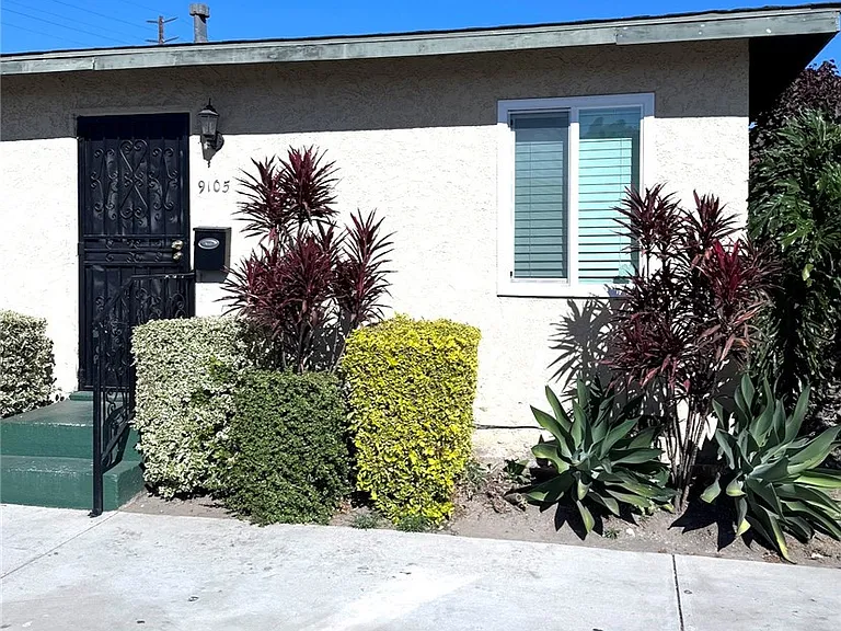 9105 Margaret St — Photo 1